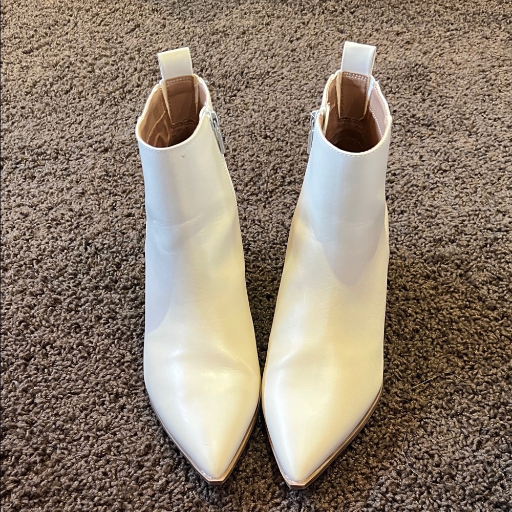 Universal Thread Cream Ankle Booties